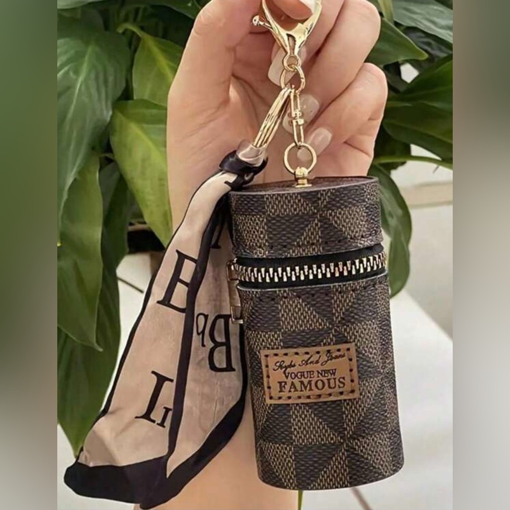 NIB BROWN CHECKERED PATTERN CYLINDER KEYCHAIN/BAG CHARM W/ZIPPER CLOSURE